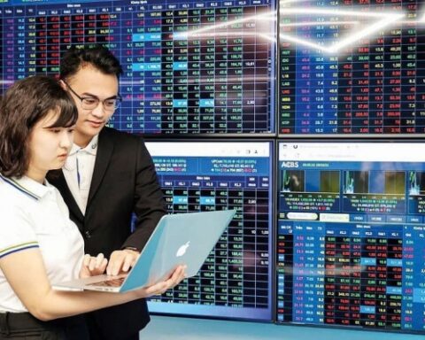 Chứng khoán ngày 6/3: Áp lực bán lan rộng, VN-Index giảm mạnh trong phiên cuối tuần