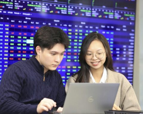 Chứng khoán ngày 4/3: Lực cầu bắt đáy gia tăng, VN-Index có phiên đảo chiều tăng điểm ngoạn mục