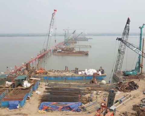 Đủ mặt bằng sạch, dự án cầu Hồng Hà vượt tiến độ