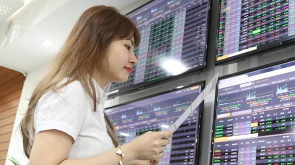 Chứng khoán phái sinh ngày 6/3: Dòng tiền sôi động, chênh lệch âm thu hẹp khi thị trường cơ sở giảm sâu