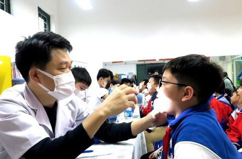 Tỷ lệ sâu răng trẻ em ở Việt Nam chạm 90 %: Bác sĩ nha khoa khuyên gì?