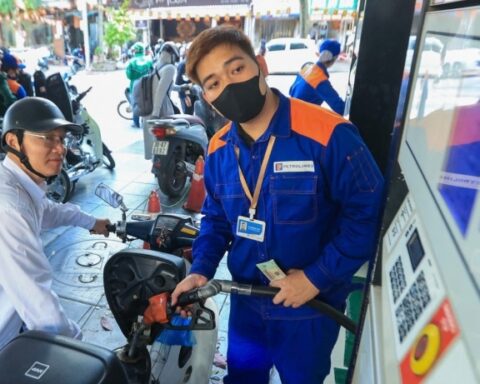 Từ 22h00 ngày 11/3 giá xăng, dầu đồng loạt giảm mạnh