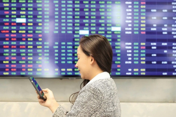 Thị trường rung lắc ngắn hạn, cơ hội dài hạn vẫn còn