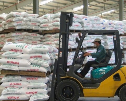 Lợi thế tồn kho giá thấp giữa biến động Trung Đông