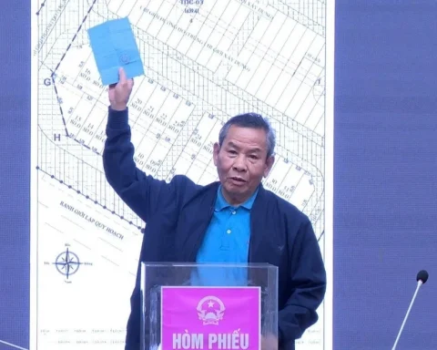 Hà Nội: 22 hộ bốc thăm đất tái định cư dự án đường Vành đai 4