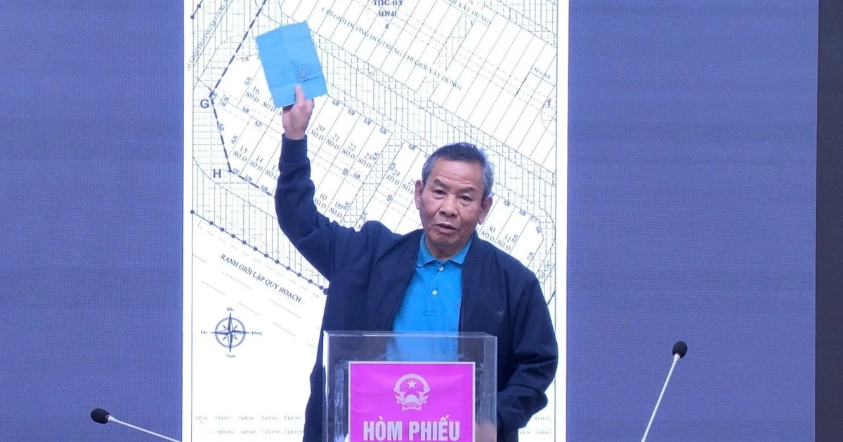 Hà Nội: 22 hộ bốc thăm đất tái định cư dự án đường Vành đai 4