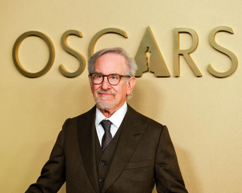 Công nghệ 14/3: Steven Spielberg nói không với AI, Apple cải tiến MacBook Neo