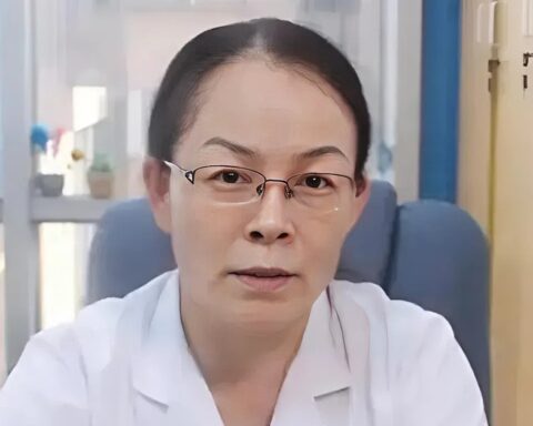 Cô gái 17 tuổi có thai, mẹ khẳng định con vẫn còn trong trắng: Câu nói của bác sĩ khiến bà ngã quỵ