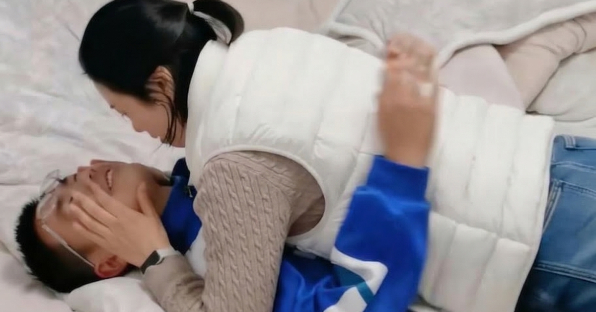 Ngại đỏ cả mặt với cách dạy con kỳ quặc của bà mẹ này!