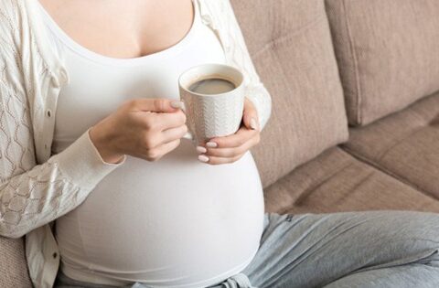 Caffeine có lợi hay có hại cho phụ nữ mang thai?