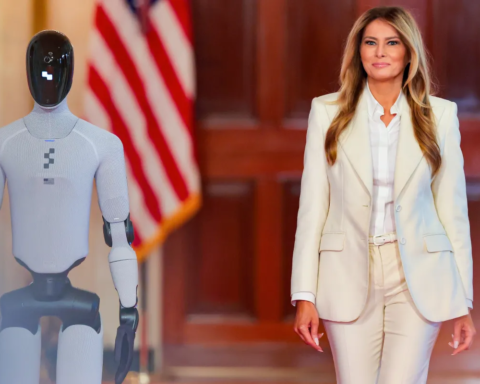 Công nghệ 26/3: Robot kèm trẻ học tại nhà, Meta và Google thua kiện