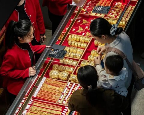 Vàng trên giấy: Cú lừa triệu USD khiến 35.000 người mắc bẫy, trắng tay