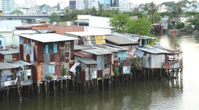 Tin mới về di dời nhà ở trên và ven sông, kênh rạch TPHCM- Ảnh 1.