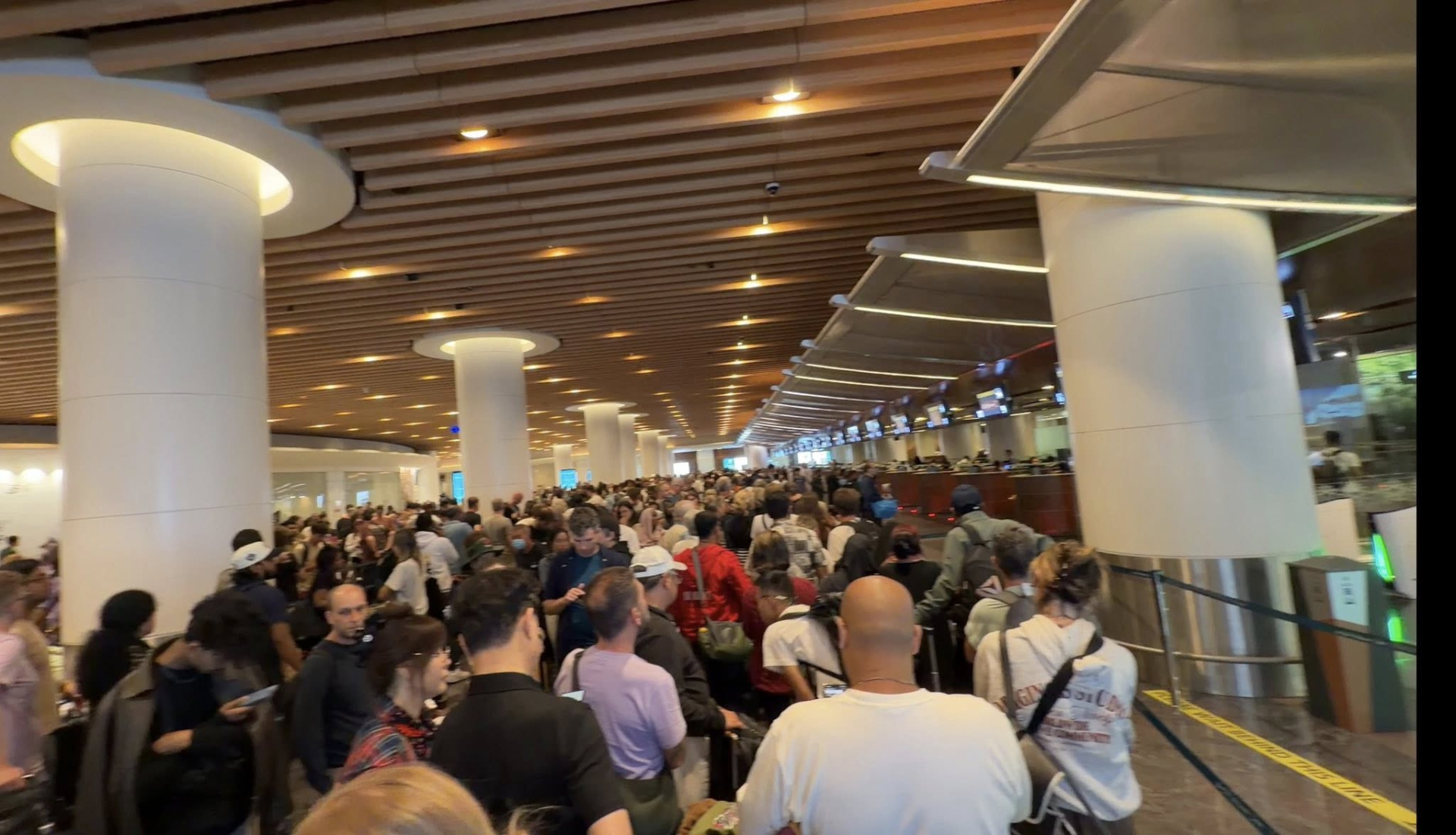 2 YouTuber Việt lên tiếng về tình hình hiện tại của mình từ UAE, Oman- Ảnh 8.