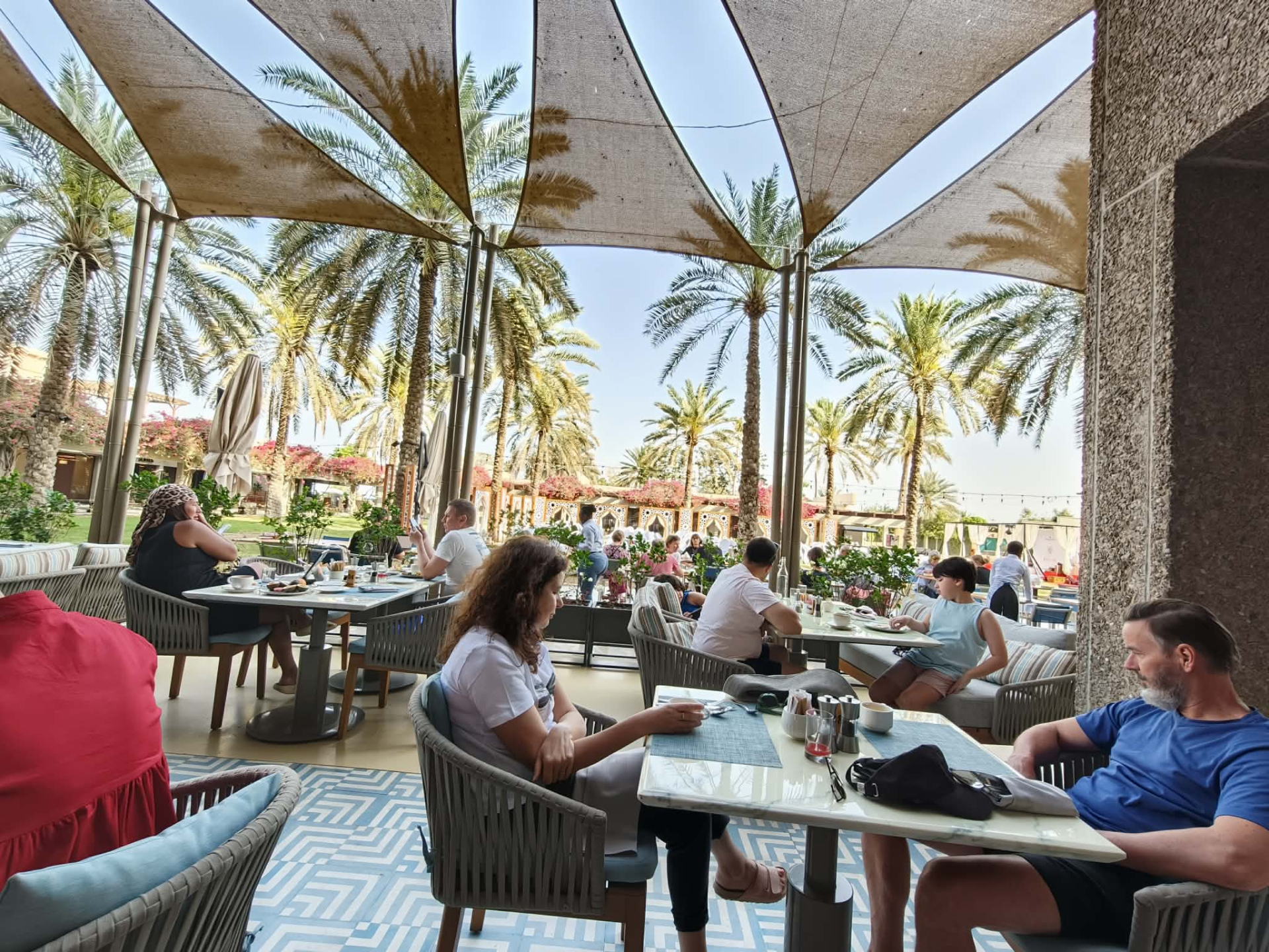 2 YouTuber Việt lên tiếng về tình hình hiện tại của mình từ UAE, Oman- Ảnh 10.