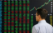 Chuyên gia: Chứng khoán thường mất nhiều phiên để hồi phục sau cú sốc xung đột, nhà đầu tư cân nhắc 