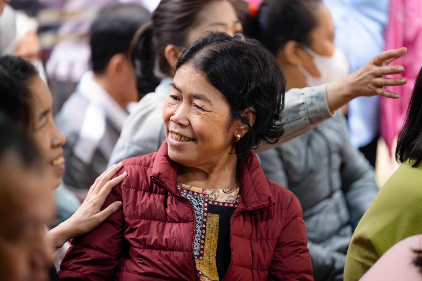 Có một xóm ở Hà Nội, nơi phụ nữ đếm thời gian bằng những ca lọc máu- Ảnh 3.