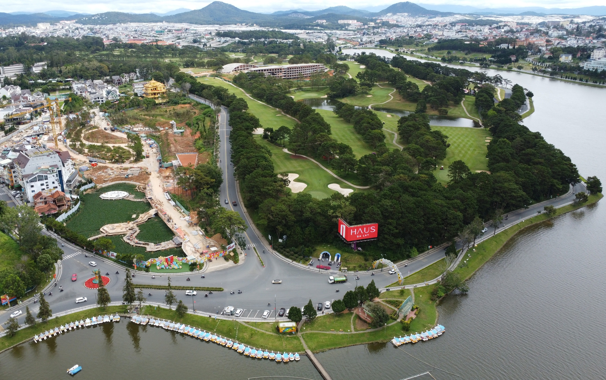 Kiên quyết xử lý các vi phạm để tháo gỡ vướng mắc hàng trăm dự án - Ảnh 3.