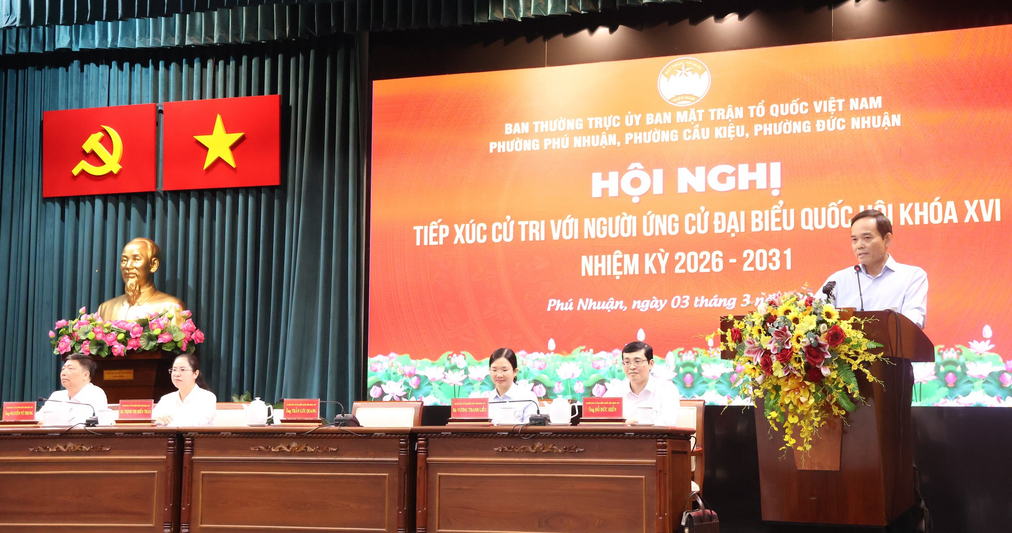 Gặp cử tri trước kỳ bầu cử, Bí thư Trần Lưu Quang chia sẻ hai việc lớn TPHCM phải làm ngay - Ảnh 6.