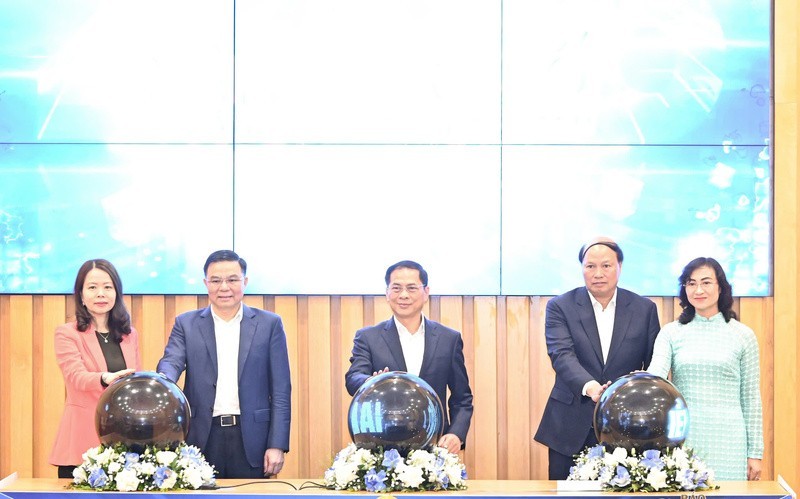 Khai trương nền tảng số về phát triển thị trường nước ngoài Khai trương nền tảng số về phát triển thị trường nước ngoài