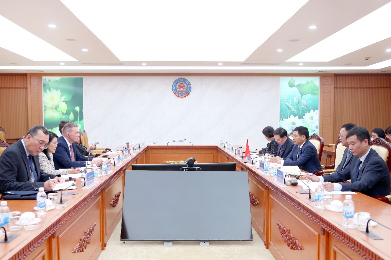 Bộ trưởng Nguyễn Văn Thắng tiếp Chủ tịch Moody’s Ratings Michael West