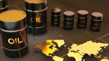 Ngày 14/3: Giá dầu thế giới vượt 100 USD/thùng