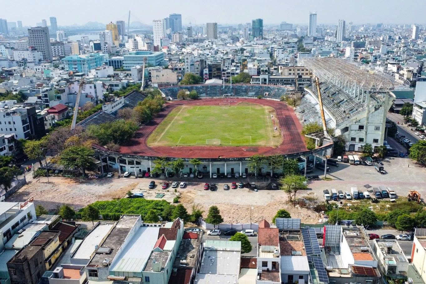 Đà Nẵng tổ chức đấu giá sân Chi Lăng với giá trị hơn 9 . 706 Tỉ đồng - Ảnh 1. Đà Nẵng tổ chức đấu giá sân Chi Lăng với giá trị hơn 9 . 706 Tỉ đồng - Ảnh 1.