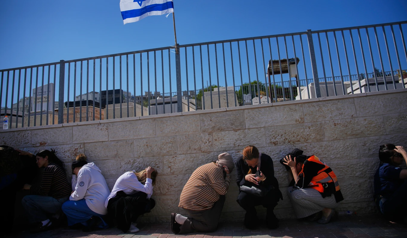 Chùm ảnh Trung Đông ngay lúc này: Hàng triệu người đang sống trong khói lửa và sợ hãi- Ảnh 5.