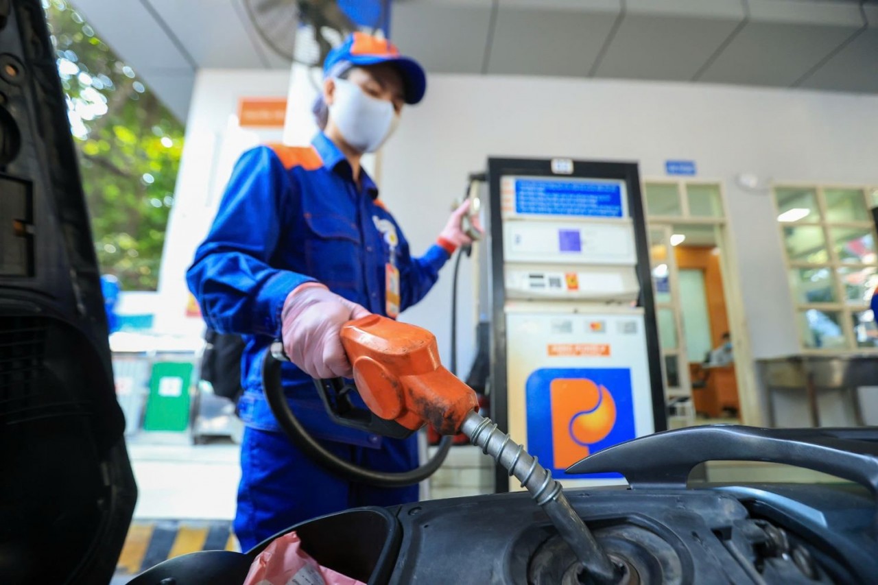 Thủ tướng yêu cầu đa dạng nguồn cung dầu thô trước diễn biến xung đột tại Trung Đông