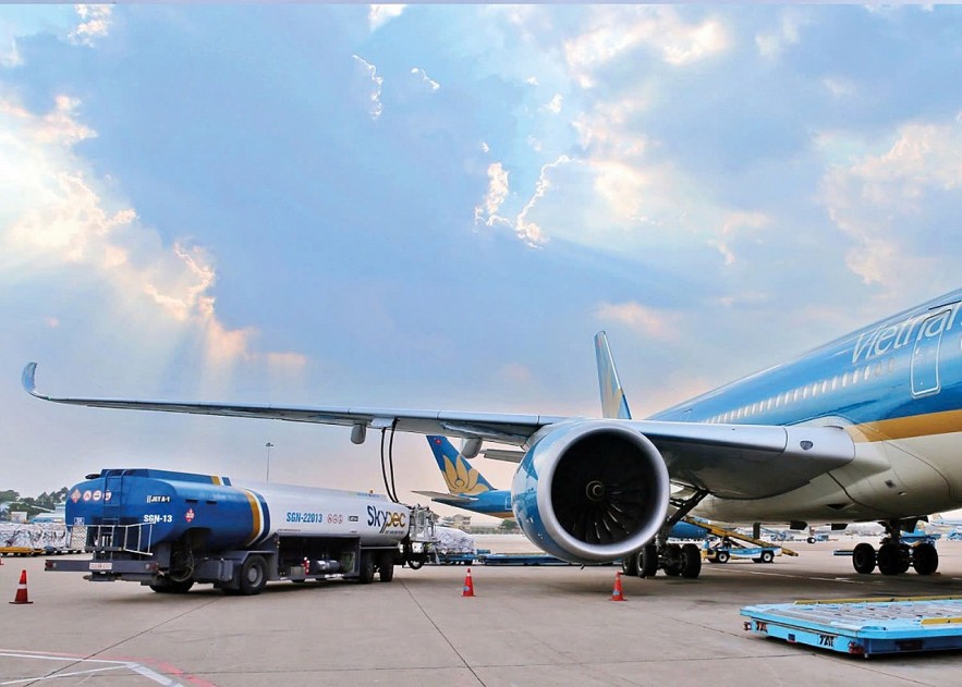 Hàng không chao đảo vì giá nhiên liệu bay