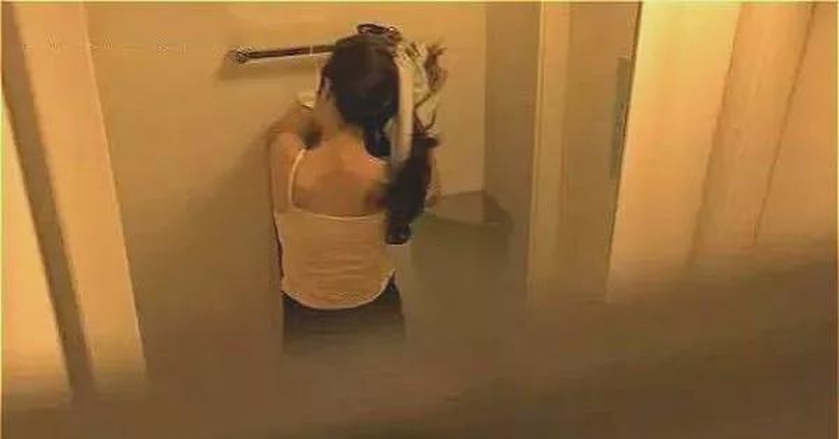 Muốn nổi tiếng đến mức “bán đứng” cả mẹ mình: Những đứa con méo mó đến mức khó tin!