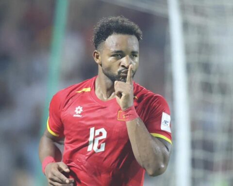 Phỏng vấn nóng Xuân Son sau màn ghi bàn rồi khoe múi: “Có nhiều người nói tôi béo khiến tôi càng quyết tâm”