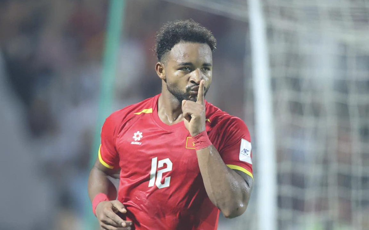 Phỏng vấn nóng Xuân Son sau màn ghi bàn rồi khoe múi: “Có nhiều người nói tôi béo khiến tôi càng quyết tâm”