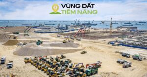 Đại đô thị 10 tỷ USD của tỷ phú Phạm Nhật Vượng dần lộ diện: Hàng nghìn xe chạy cả ngày lẫn đêm, nhà hát 5.000 chỗ bắt đầu xây dựng