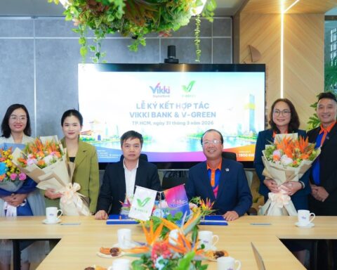 Công ty của ông Phạm Nhật Vượng “bắt tay” một ngân hàng Việt Nam biến khuôn viên thành trạm sạc, tủ đổi pin xe điện