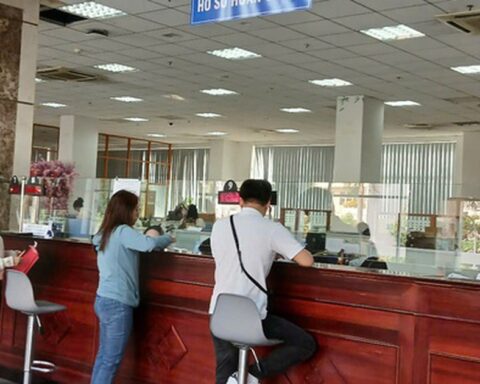 Thuế TPHCM hướng dẫn cách tra cứu thông tin bị cấm xuất cảnh vì nợ thuế