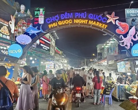 Chủ tịch đặc khu Phú Quốc: ‘Không có chuyện dẹp bỏ chợ đêm’