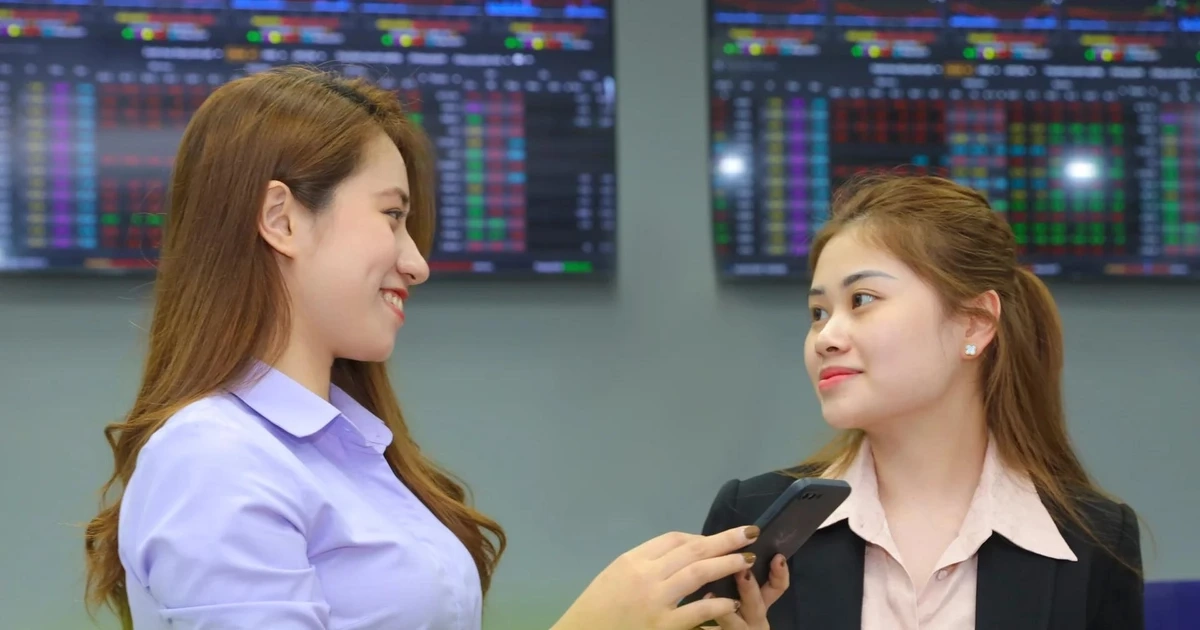 Người chơi chứng khoán lãi thật trong ‘ngày nói dối’