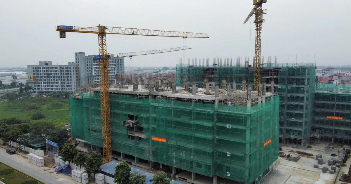 Doanh nghiệp bất động sản ‘đứng ngồi không yên’