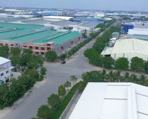 Đòi lại tiền tạm ứng giải phóng mặt bằng: Như thả gà ra đuổi !