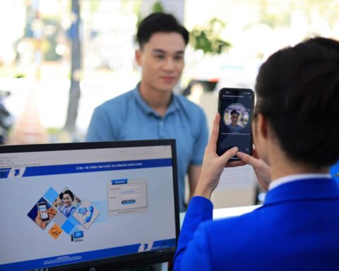 Phải xác thực lại khuôn mặt khi chuyển SIM sang điện thoại mới