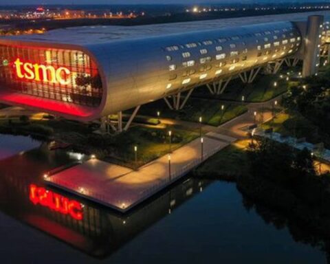 Giá RAM tăng gần 4 lần, TSMC từ bỏ dây chuyền chip 4nm cho Android