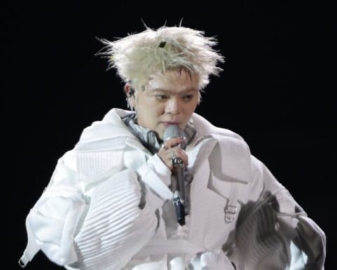 HIEUTHUHAI mang cả dàn Anh Trai tụ hội, RHYDER đốt tiền cho concert đầu tay