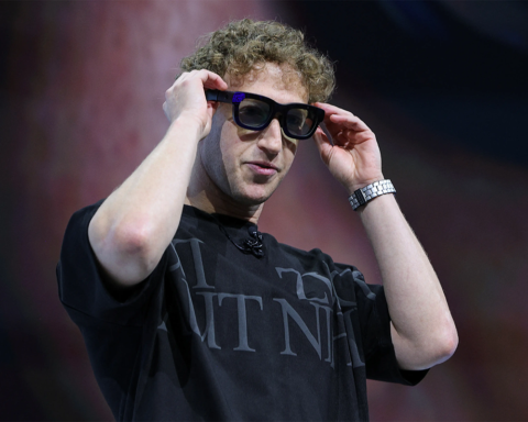 Meta thưởng lớn cho nhân viên làm việc bằng AI, hóa ra là cách chuẩn bị sa thải 15.000 người