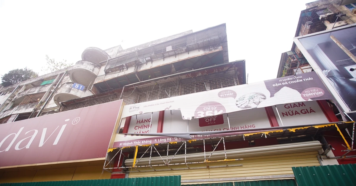 Quây tôn, xây mới chung cư cũ trên ‘đất vàng’ Hà Nội