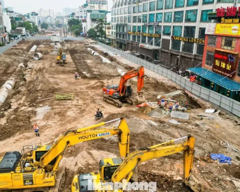 Cận cảnh tiến độ thi công khẩn cấp đường Vành đai 2,5 đoạn qua Cầu Giấy