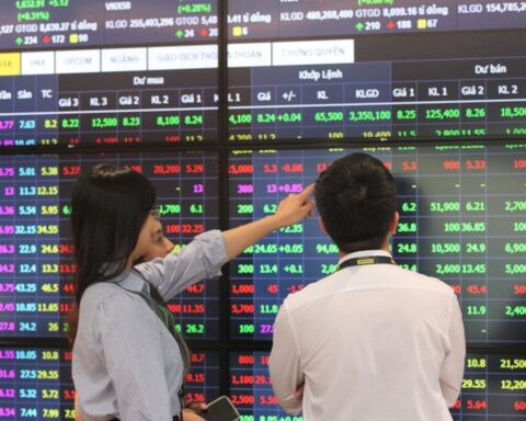 Chuyên gia TVS dự báo KQKD quý 1 của loạt nhóm ngành “hot”: Bán lẻ, Thép, Bảo hiểm, Phân bón