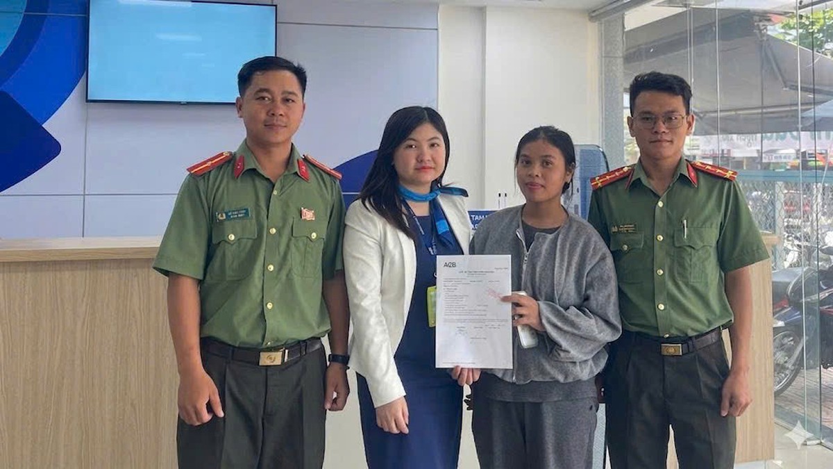 Người phụ nữ ở Hưng Yên chuyển nhầm gần 500 triệu, liên hệ lấy lại không được: Công an vào cuộc, “lộ” rõ chân tướng