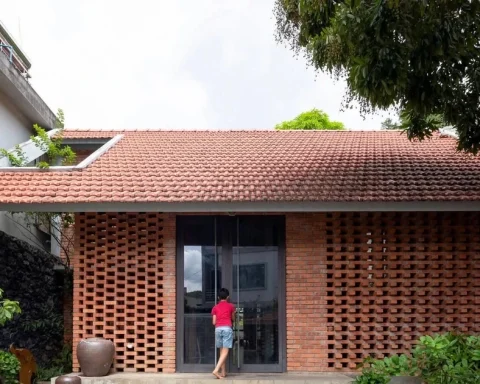 Ý tưởng xây dựng nhà gạch thô mộc cho gia chủ muốn ‘kết nối’ với thiên nhiên