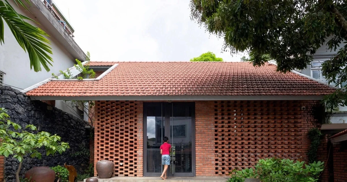 Ý tưởng xây dựng nhà gạch thô mộc cho gia chủ muốn ‘kết nối’ với thiên nhiên